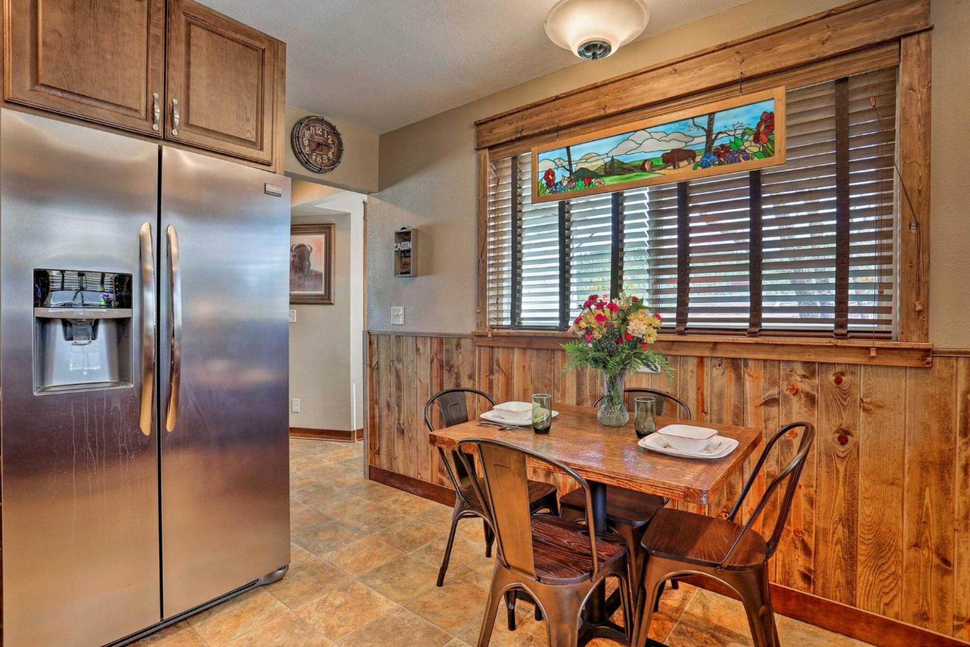 Cozy Custer Cottage W Deck: Walk To Shops Food Luaran gambar