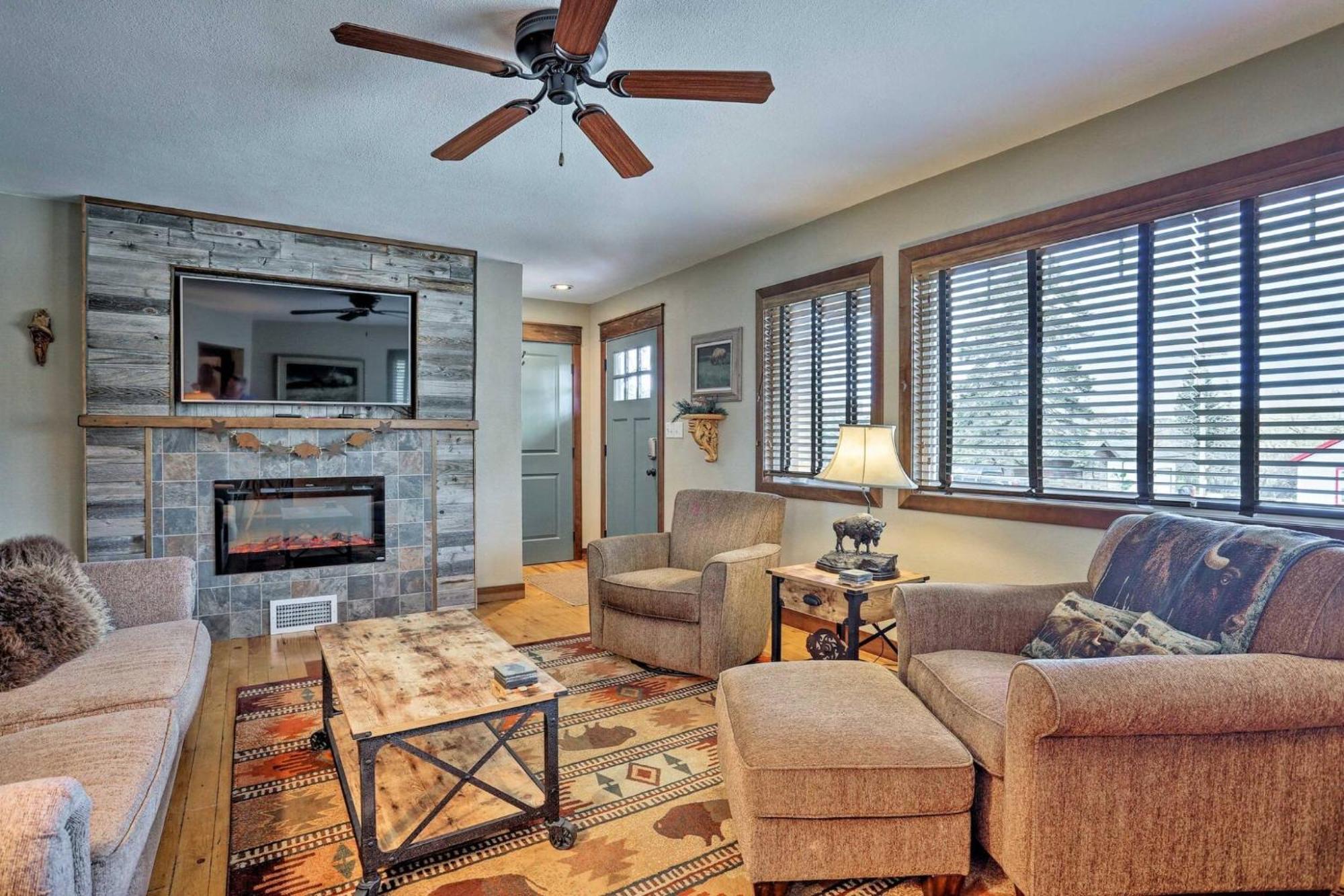 Cozy Custer Cottage W Deck: Walk To Shops Food Luaran gambar