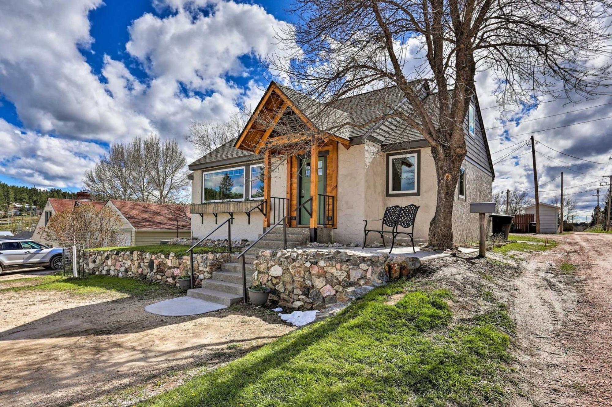 Cozy Custer Cottage W Deck: Walk To Shops Food Luaran gambar