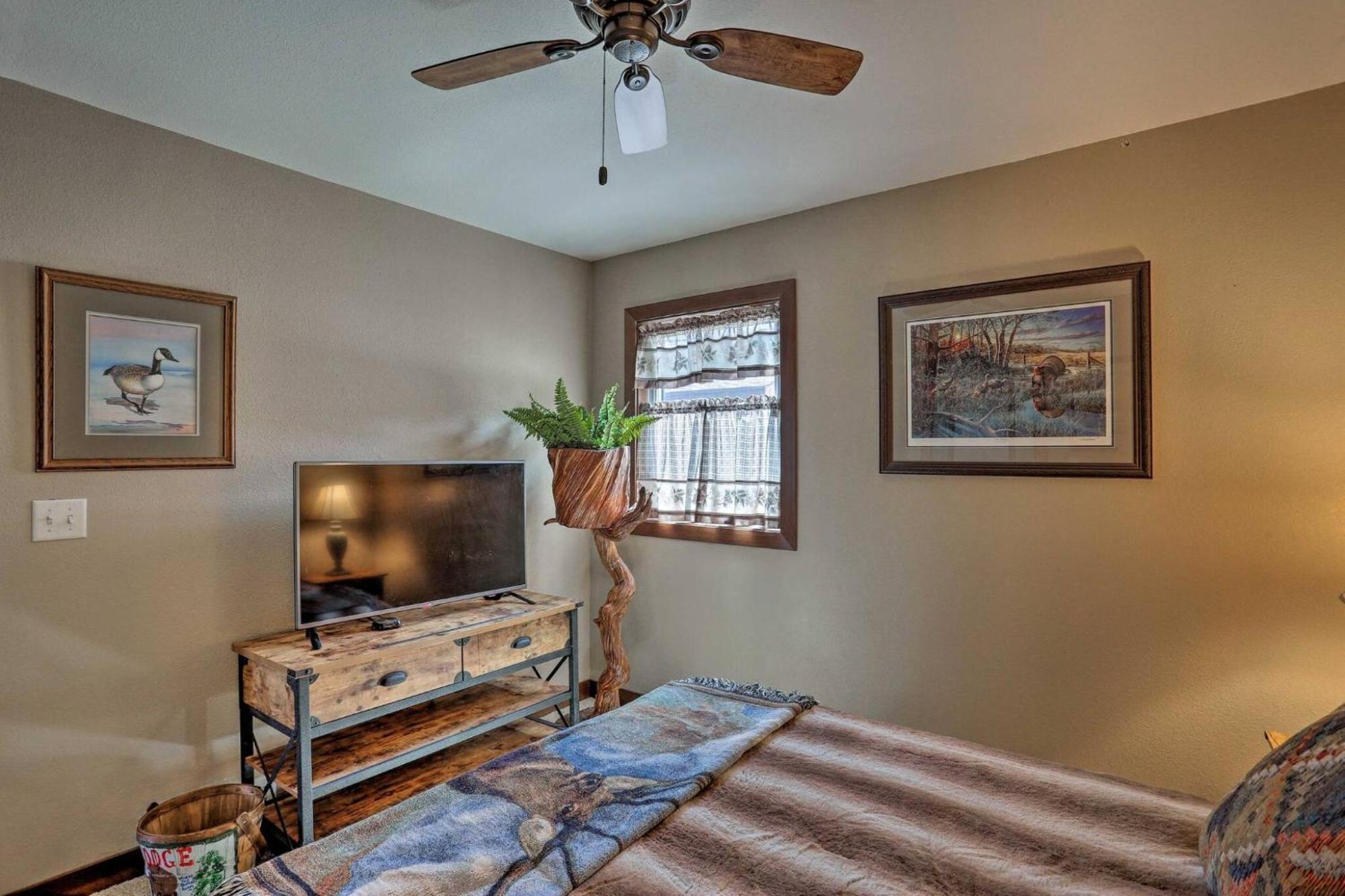 Cozy Custer Cottage W Deck: Walk To Shops Food Luaran gambar