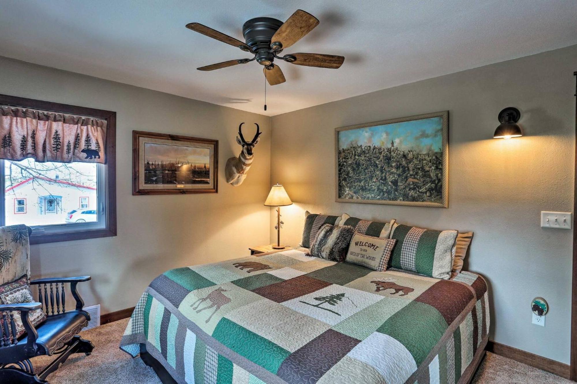 Cozy Custer Cottage W Deck: Walk To Shops Food Luaran gambar