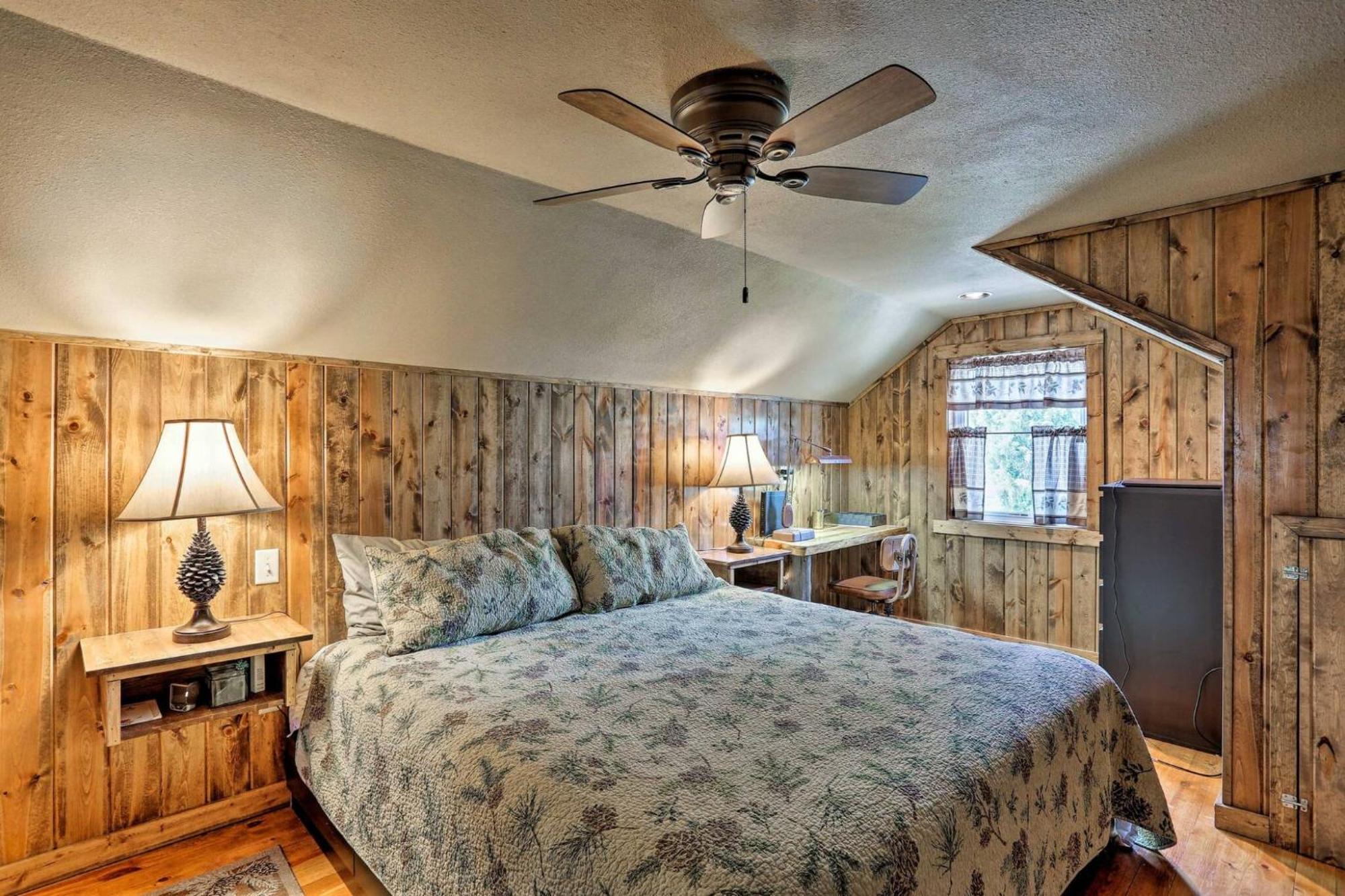 Cozy Custer Cottage W Deck: Walk To Shops Food Luaran gambar